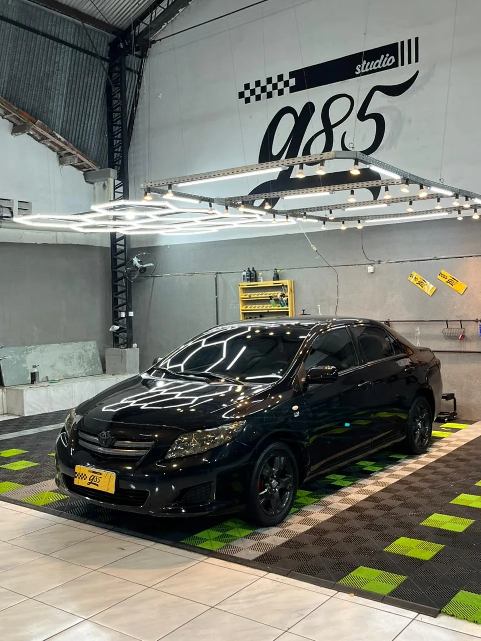Toyota Corolla preto finalizado no Studio G85
