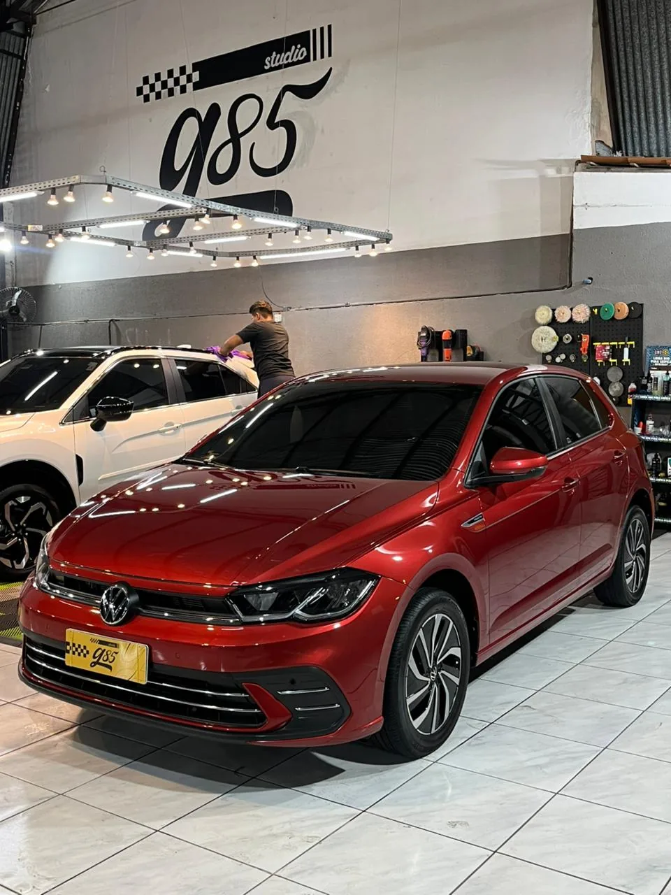 VW Polo vermelho finalizado no Studio G85